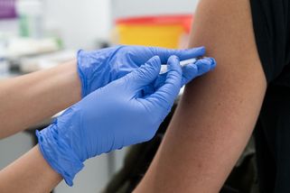 Slováci v ordinacích vzdorují strašení z vlády. Houfně se nechávají očkovat - Seznam Zprávy